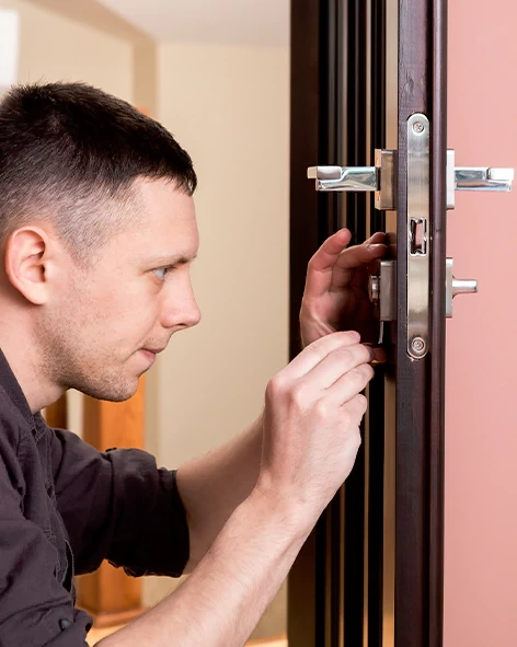 : Professional Locksmith For Commercial And Residential Locksmith Services in Waukegan